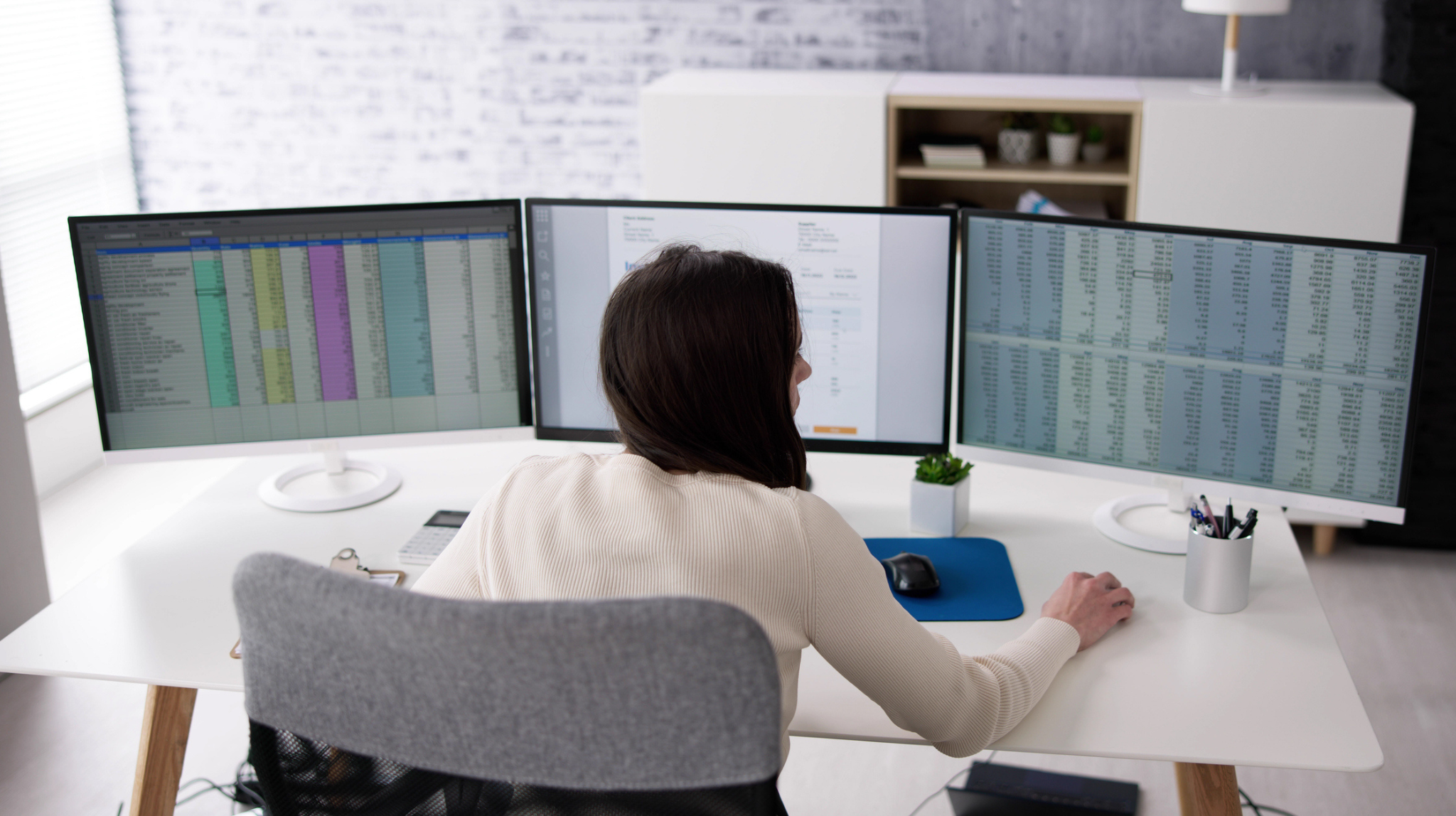 women working on computer 
