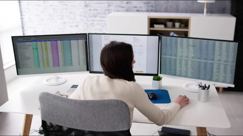 women working on computer 